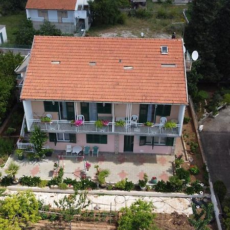 מלון שיבניק Apartman Palme מראה חיצוני תמונה